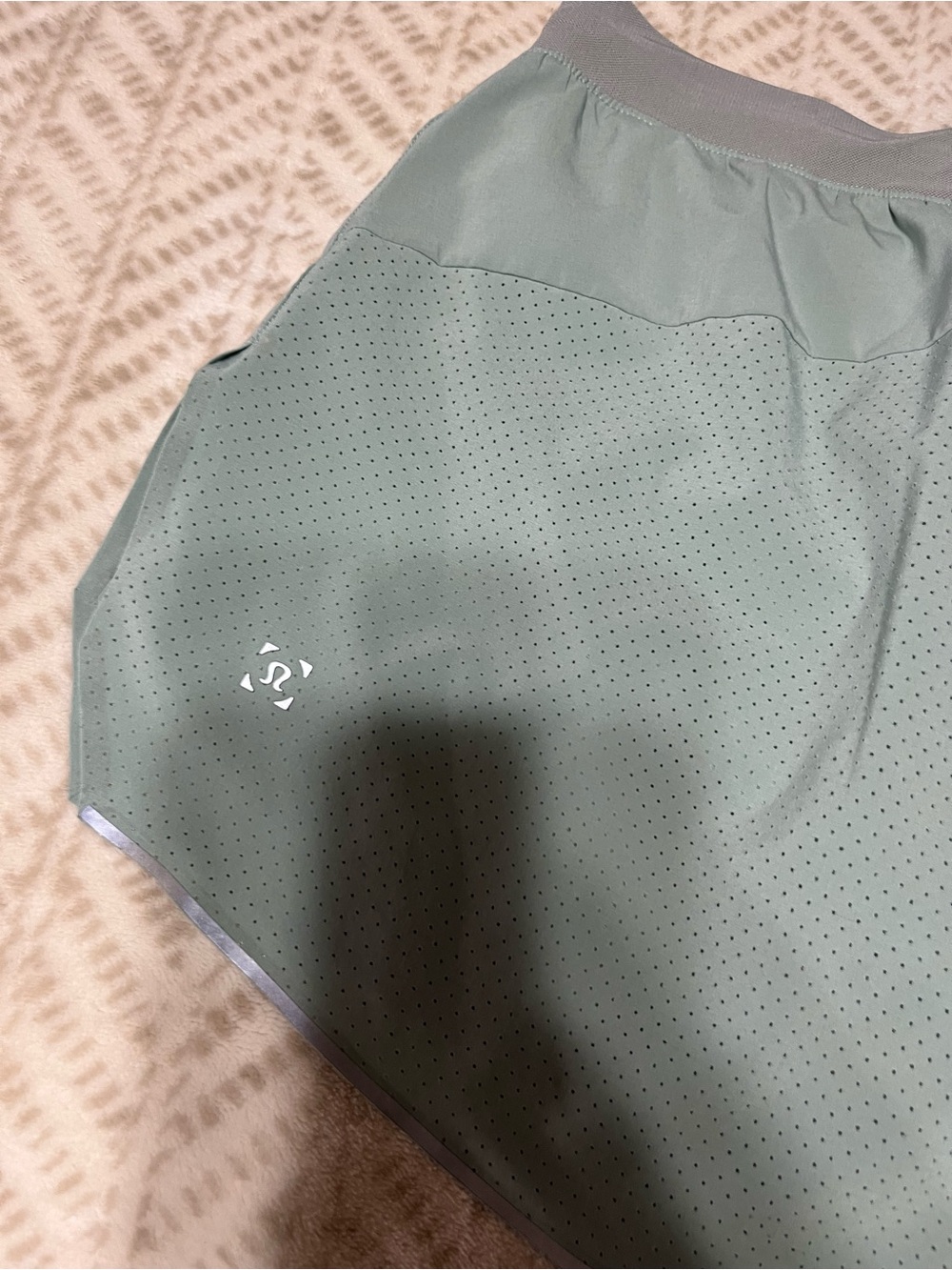 Lululemon Medium Women’s Lightweight Mint Green Running Shorts - Picture 3 of 8